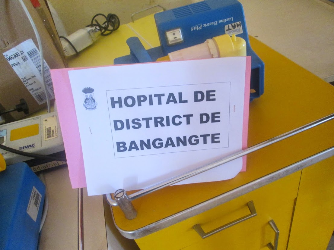 Disposition du matériel dans la salle des fêtes